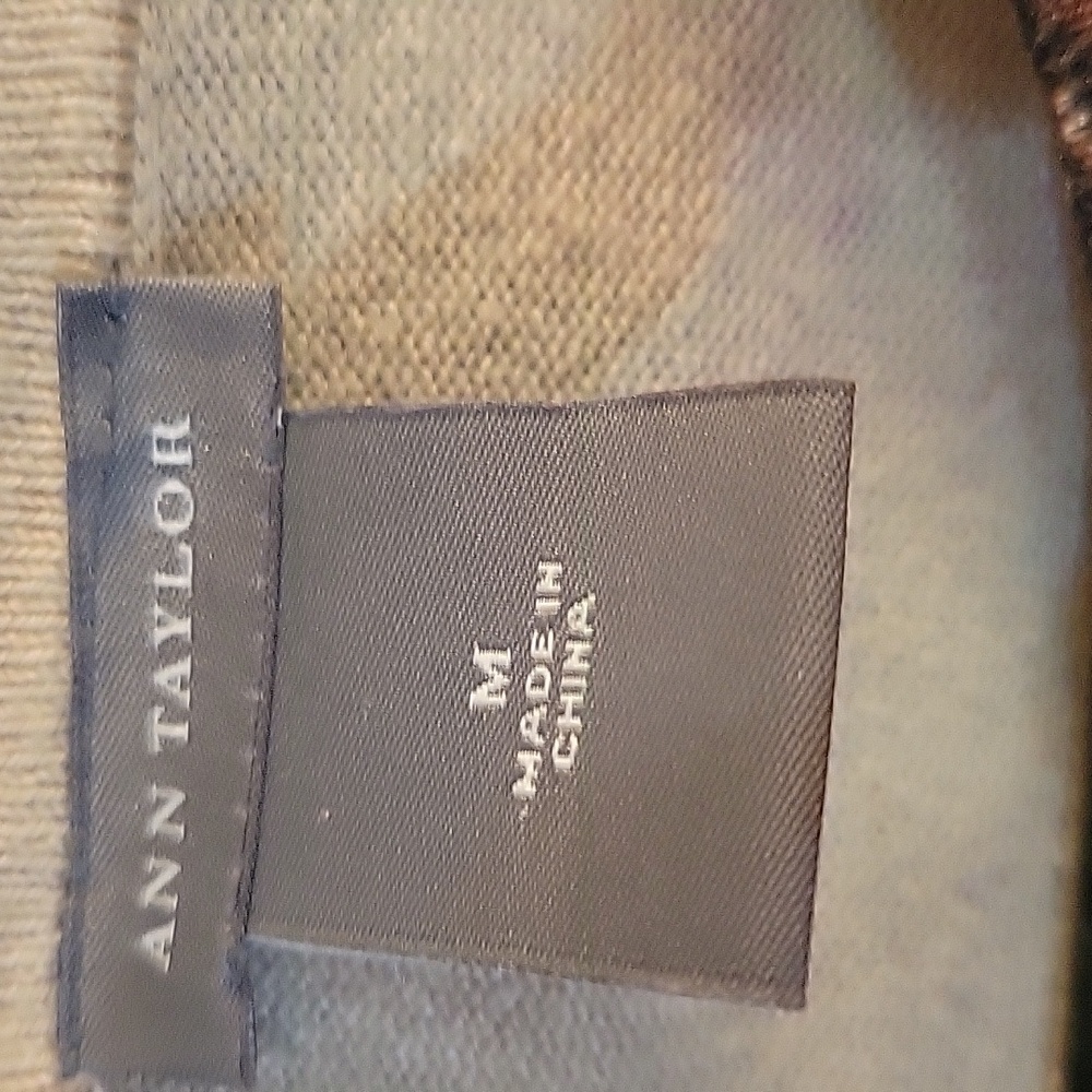 Ann Taylor black and burgandy floral ribbon cardigan medium - Picture 3 of 5